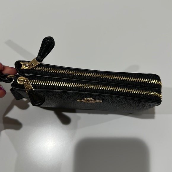 🌸NEW COACH Double Corner Zip Wristlet Black/Gold With Tags. - Picture 3 of 14